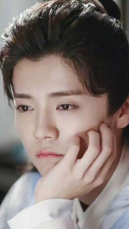 韩国电视剧明星男演员排名_鹿晗个人资料,主演的电视剧和电影,图片