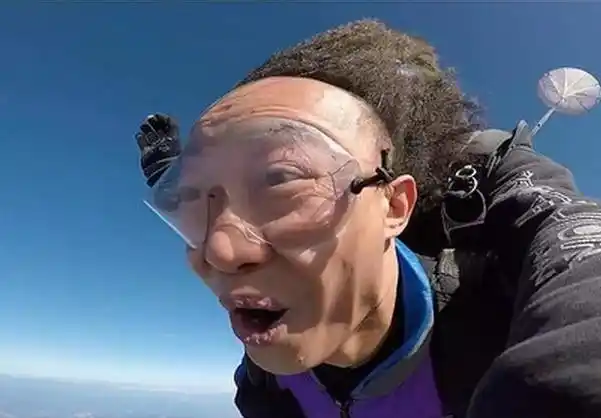 明星脱发哪家强焦恩俊脱发照老了二十岁沙溢头顶秃成糟老头头发