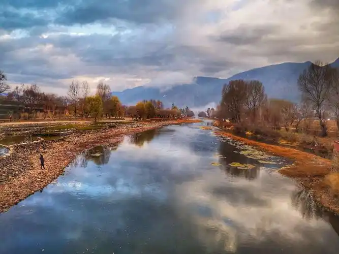 美景就在, 古朴宁静的山水间