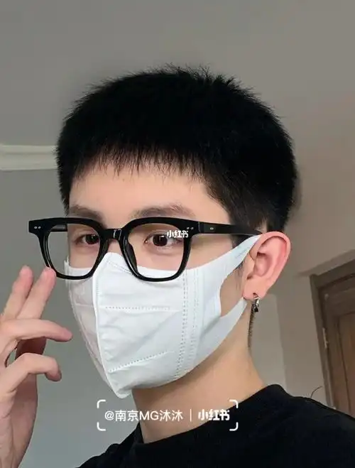 不烫不染也好看的发型推荐短碎盖