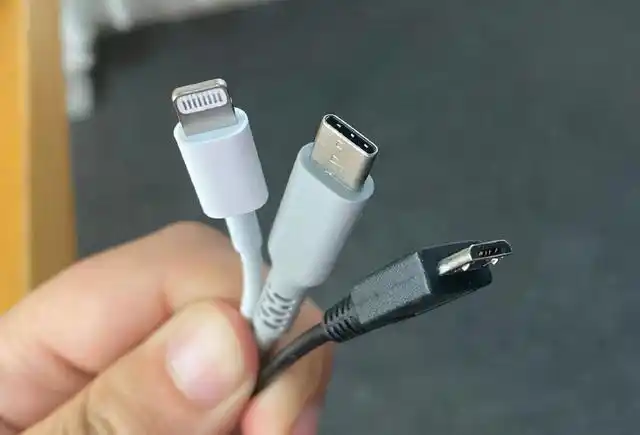 欧盟拟要求充电器接口统一,苹果:不环保,违反iphone用户意愿!