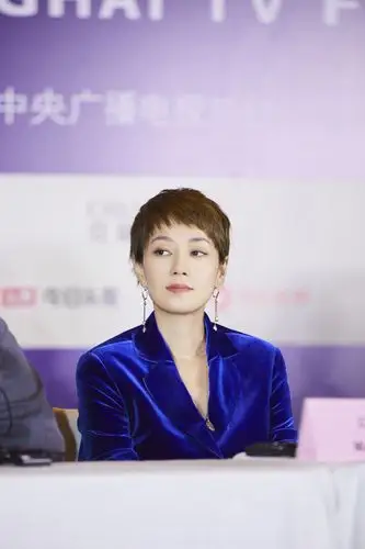 马伊琍亮相白玉兰评委见面会谈评判标准一直说真话