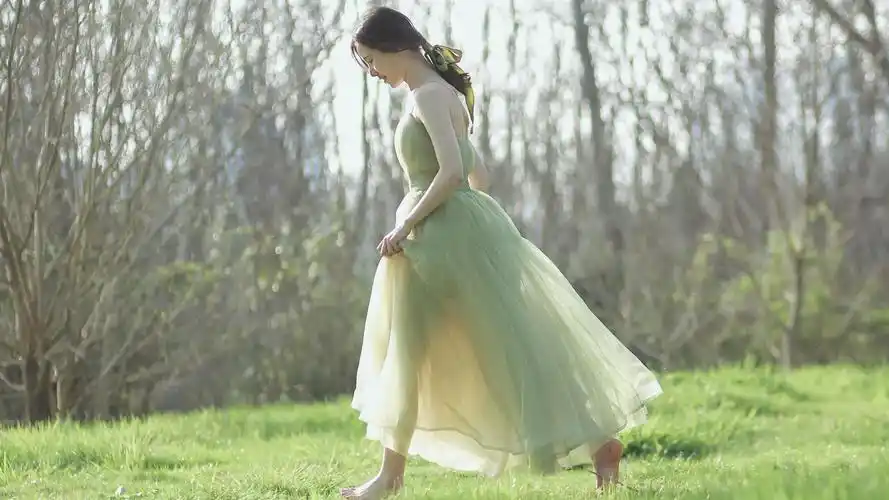 户外清新优雅可爱森系小仙女壁纸