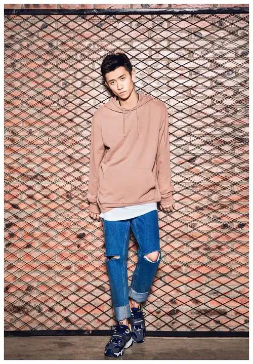 张一山什么时候变这么白了肌肉线条这么明显不愧是北京爷们儿