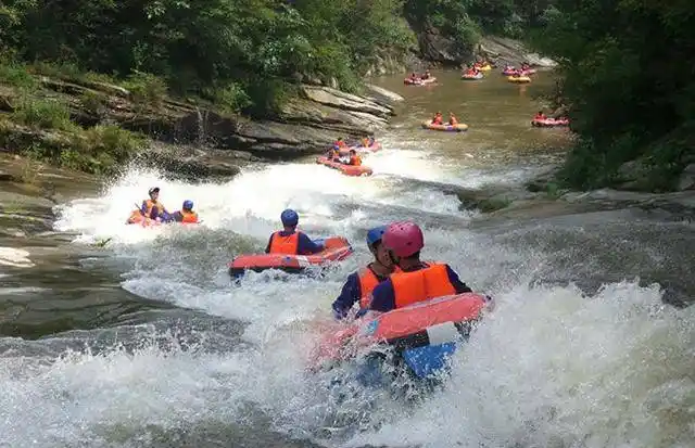 红安对天河漂流