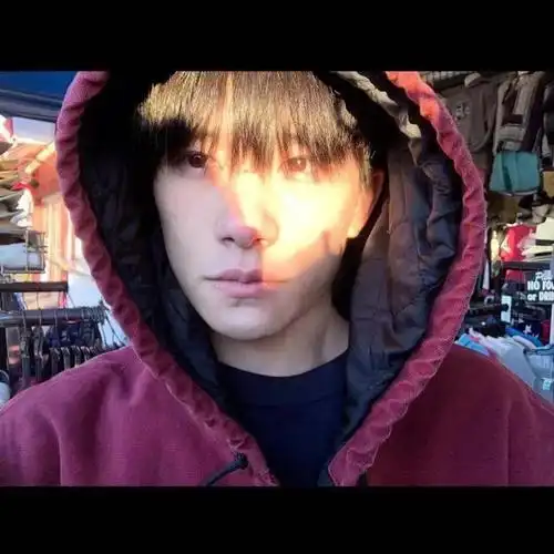 易烊千玺ins更新 图片超过九宫格 幸福来得太突然 详情介绍