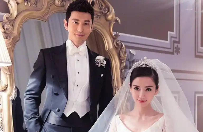 黄晓明杨颖庆祝结婚纪念日,刚结婚时吃饭都像在拍偶像剧