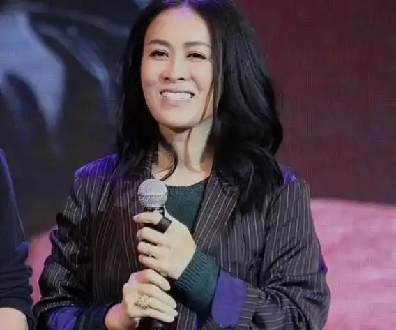 那英含泪向观众求饶时,我想起了刀郎,周深,姚贝娜,章子怡!