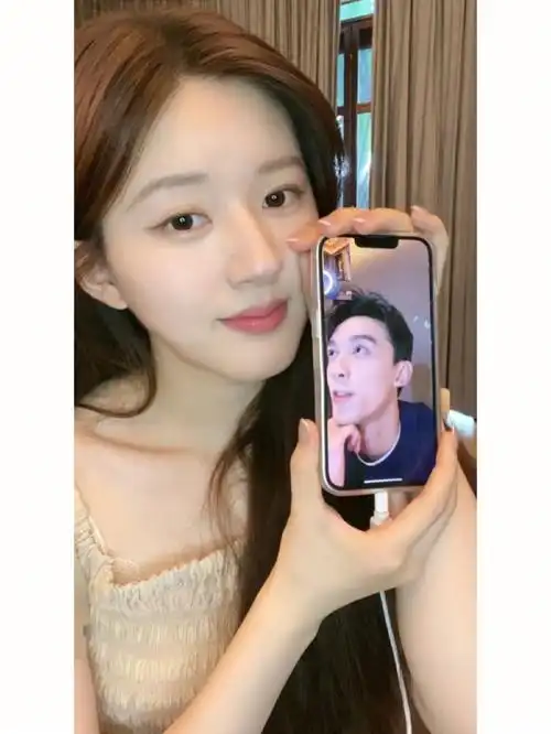 呜呜呜虽然可以追剧但是我还是想看宝宝直播#赵露思直播 #赵露思  #吴