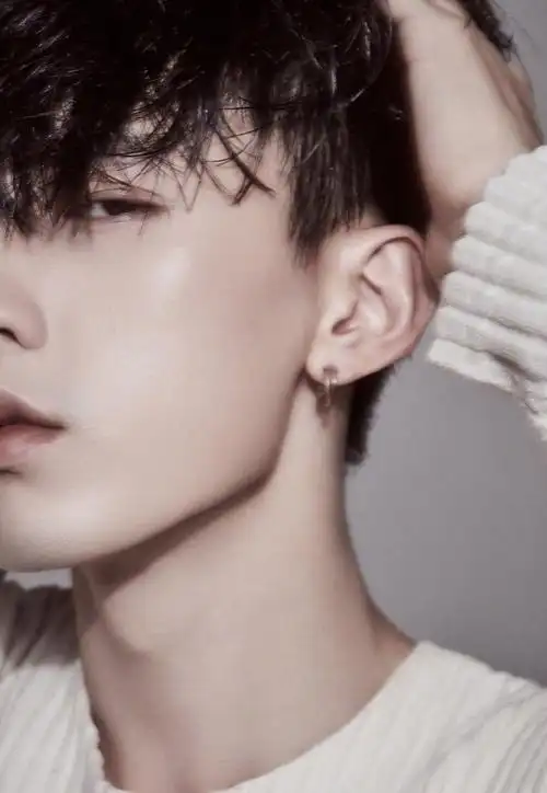 郭俊辰图片 郭俊辰炫酷帅气写真图片