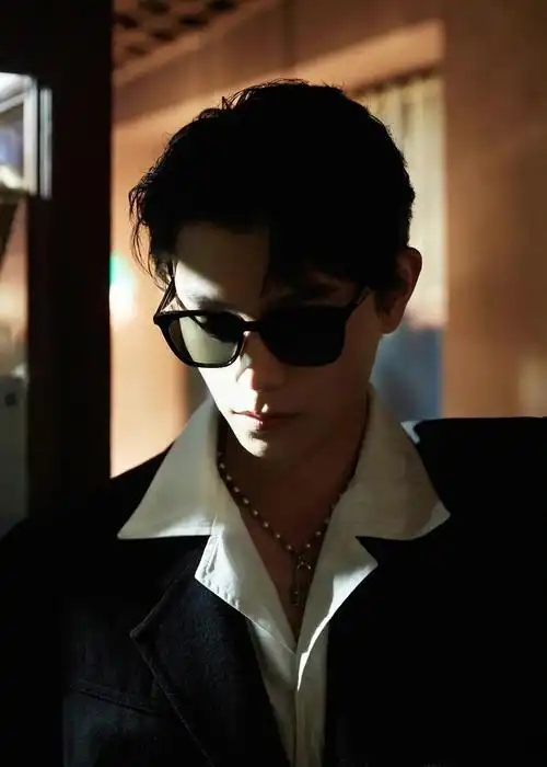 复古摩登墨镜背头丁禹兮工作室出图20210927工作室拍摄视频