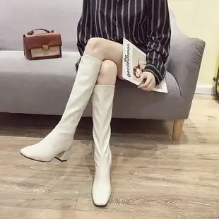 白色长靴女
