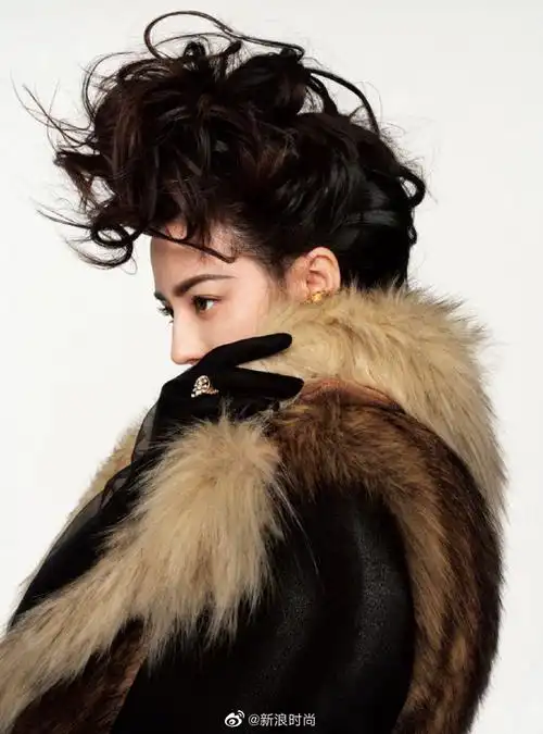 迪丽热巴minibazaar十二月刊|迪丽热巴|繁花|杂志架_新浪新闻