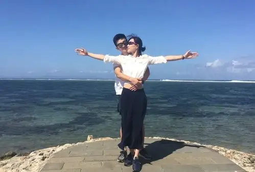 7月10日,吴敏霞老公通过自己的社交账号感谢大家的祝福,并情深告白