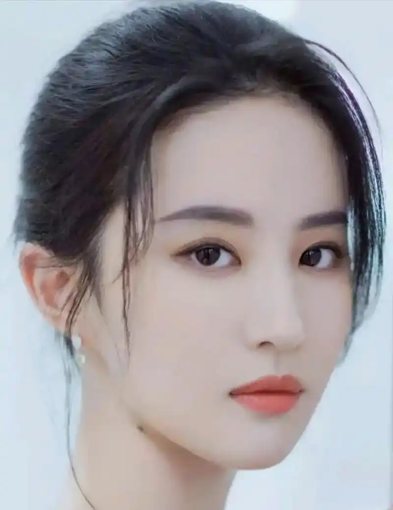 刘亦菲完美的五官!