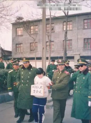 80年代死刑犯枪毙过程