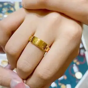 黄金戒指圆形图片