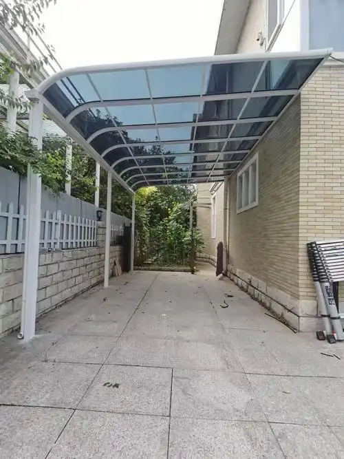 铝合金雨棚安装完成现场实例返图来咯