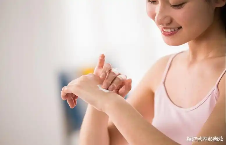 冬季皮肤瘙痒总起白屑提醒你不妨学习这3种护理办法