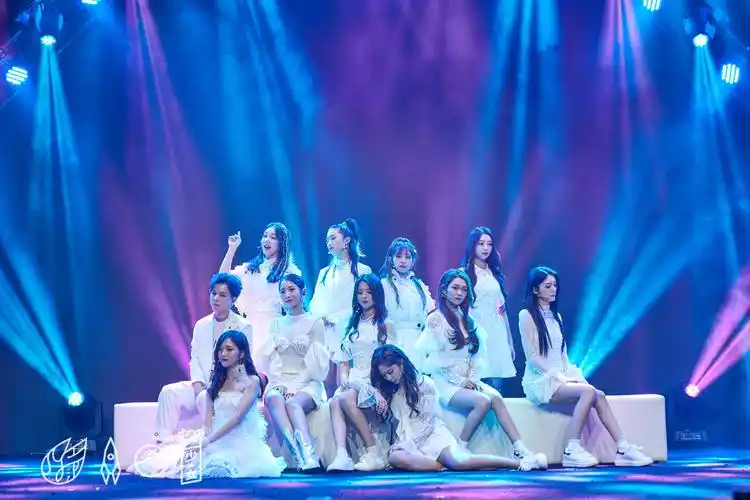 火箭少女101飞行首唱会圆满举办新生代女团出道5个月见成长