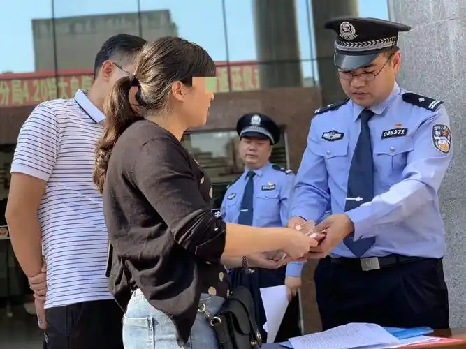 "八零后"刑侦尖兵邓志成