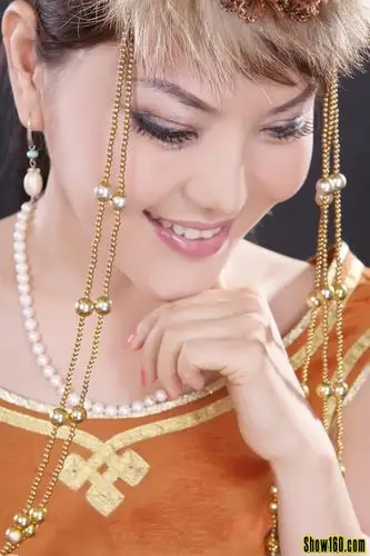 蒙古之花乌兰图雅{凤凰飞}全国商演,火爆预定中