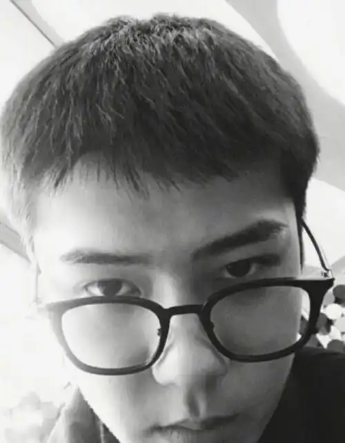 吴世勋的自拍角度一直是个谜