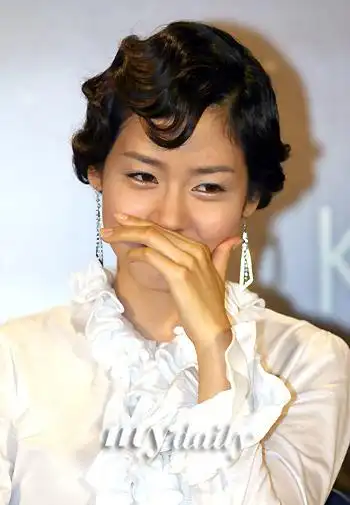 新浪娱乐讯 由成宥利,玄彬主演的电视剧《雪之女王