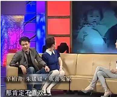 辛柏青一家4口在澳洲被偶遇妻子朱媛媛骨相绝佳49岁依旧漂亮