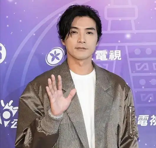 贺军翔首次露面,感慨圈中人冷酷,唯有人表态信任他