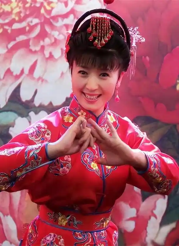 演员闫学晶:45岁意外怀孕,儿女一番话让她老泪纵横