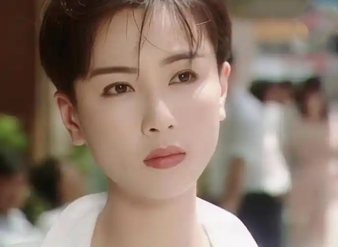 年轻时的袁洁莹有多美?傲娇护身,独一无二_角色_香港_开心