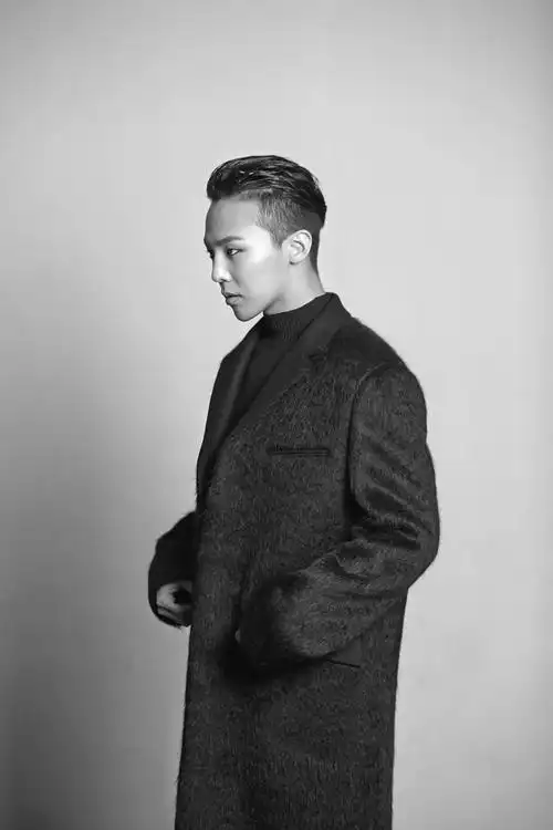 权志龙这张灰色写真高清图片