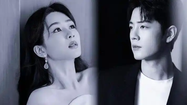 肖战出席活动身穿紫红色西装,把杨紫带在身边?金主爸爸都在磕