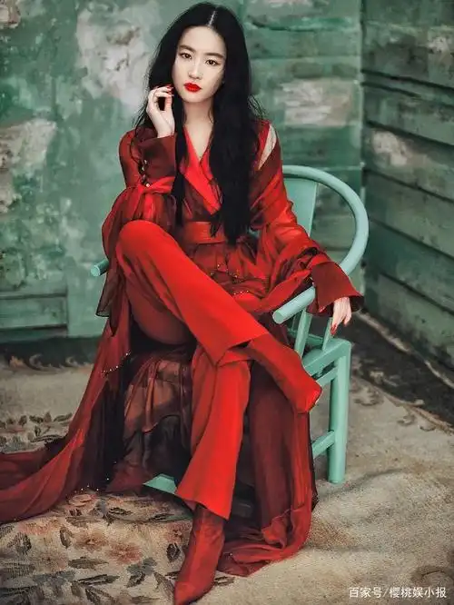 刘亦菲,杨幂,唐嫣,热巴等穿红色礼服,一个比一个美艳动人