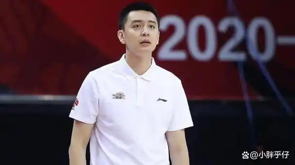 杨鸣"新欢"身份被扒?比杨鸣大7岁,离过婚,工作单位也被曝光