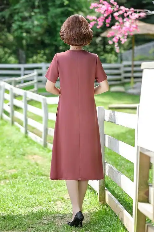 大码宽松遮肚显瘦过膝连衣裙40岁50中老年夏气质宽松中年妈妈夏装