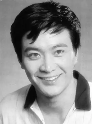 80年代最红小生周里京,妻子被杀害,一蹶不振,如今已找到幸福_腾讯新闻