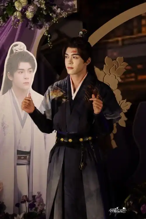 小晞向你发射了一个比心(编辑中…)@曾舜晞joseph#曾舜晞紫刘辉#zsx