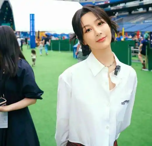 看着杨紫的形象和气质,能够在这个年龄段,还能拥有一颗少女的心,看着