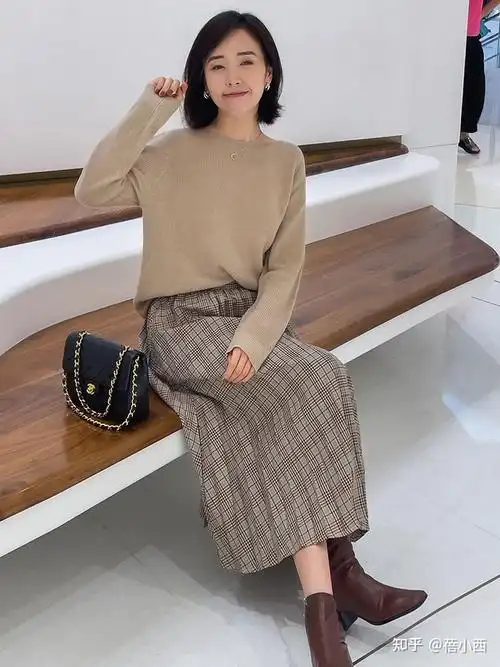 休闲一步裙搭配什么上衣好看_牛仔半身a字裙配上衣图_半身裙搭配上衣