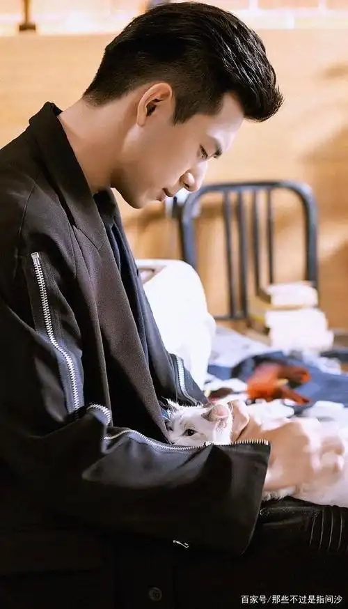 扒拉了一些韩商言的颜,请欣赏