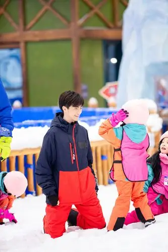 《小巨人运动会》陈立农汪苏泷雪地图状态佳 包裹严实保暖第一