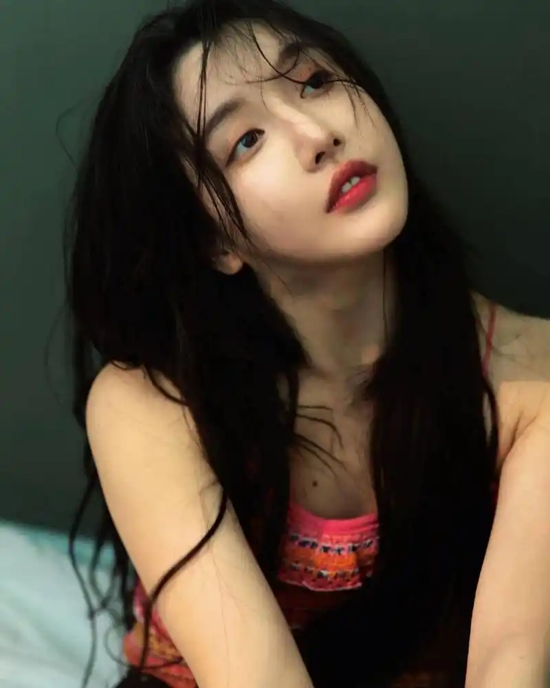 姜贞羽秋橘少女感写真 姜姜手里的橘子 看起来格外的甜09