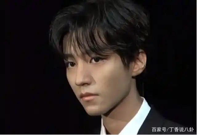 王俊凯无美颜的生图曝光,配上"死亡打光",这颜值是认真的吗?