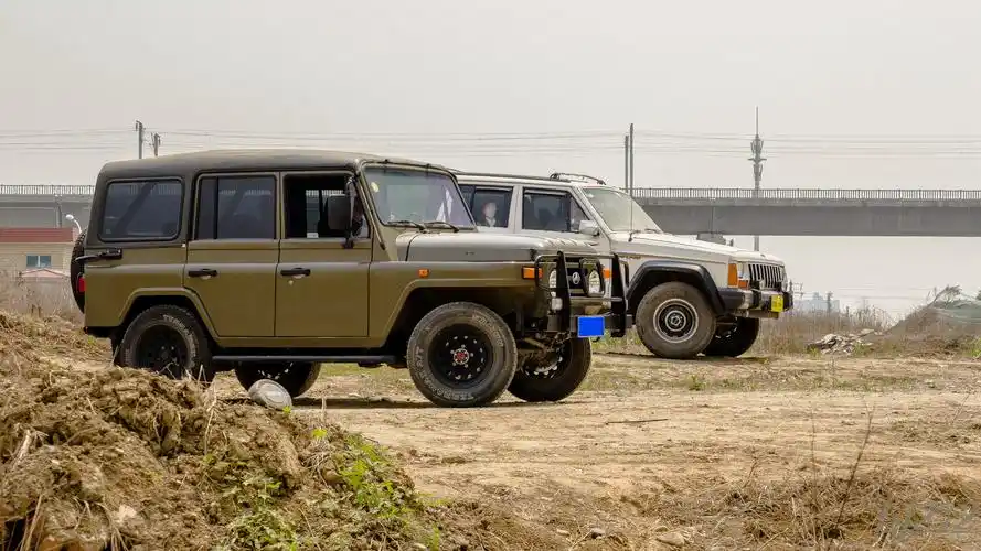 关于情怀的玩具16款北京吉普212二手车测评