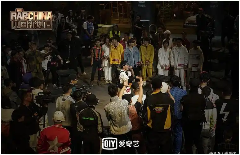 但相对而言外界的骂声也没有停过,尤其是很多来自地下的本土rapper