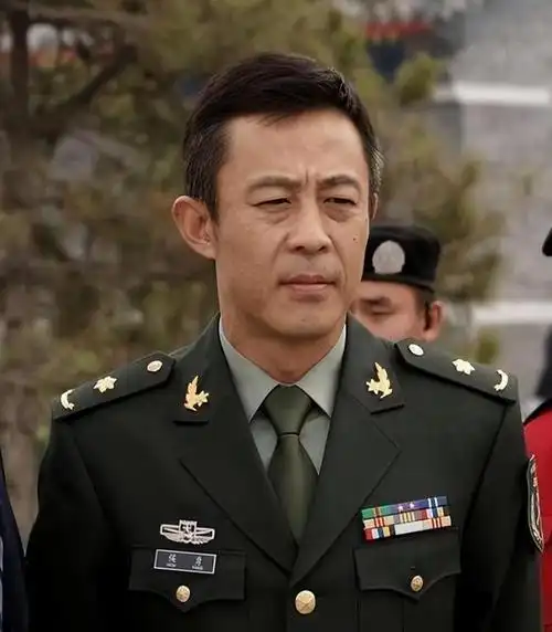 离婚后只字不提前夫侯勇,与女儿相依为命,如今45岁似冻龄少女