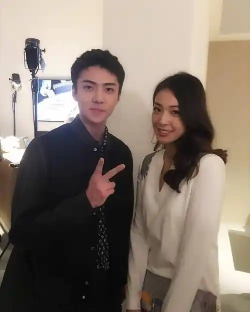 吴世勋#合照方便p图 评论9599