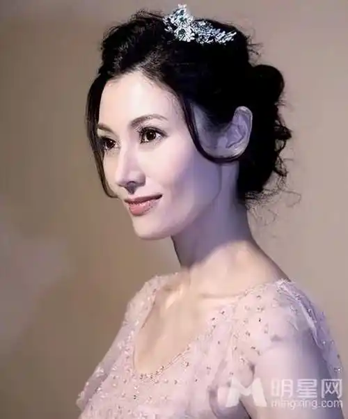 原创富豪杀手李嘉欣51岁素颜照曝出美人在骨不在皮